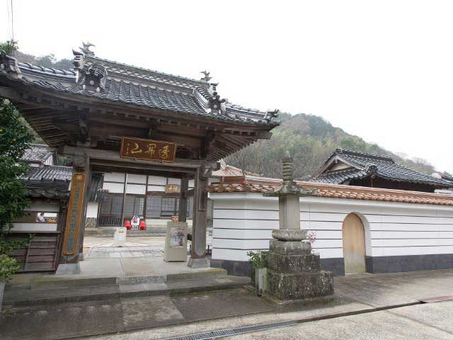 【倉吉赤瓦の町から徒歩10分 】満正寺