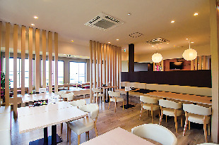 バラエティーに富む竹崎カニの創作料理「お食事処 海望」