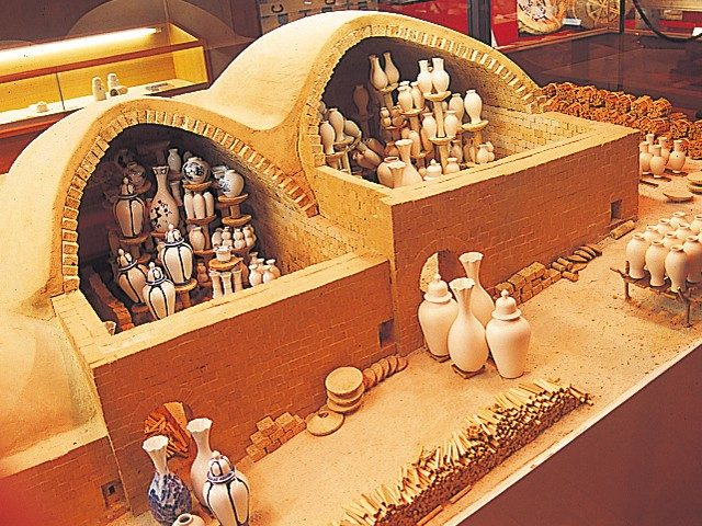 有田町歴史民俗資料館東館・有田焼参考館