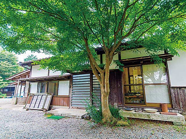 土のもつ個性を生かし、独自の世界観で作品をつくる「土平窯」