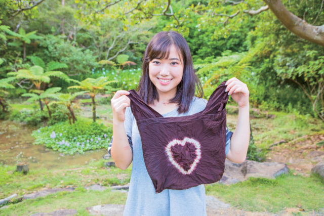 【奄美大島観光×2泊3日プラン】3日目 9:00 大島紬泥染に挑戦!