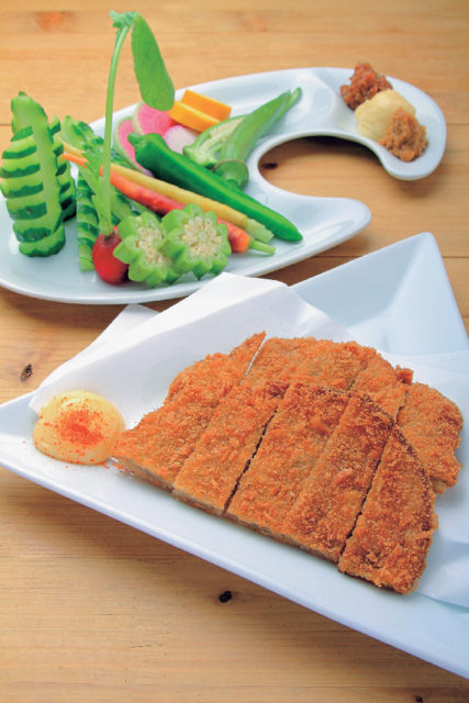 【屋久島×夜ごはん】安房川沿いの開放的な居酒屋「じぃじ家」