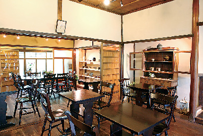 【篠山×城下町観光】岩茶の深い香りでリラックス「岩茶房丹波ことり」