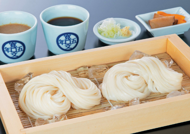 これは珍しい!稲庭うどんの生麺「寛文五年堂秋田店」