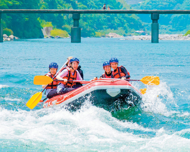 仁淀川ソフトラフティングツアー