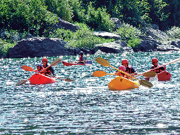 【仁淀川のアクティビティ】越知町観光協会 仁淀川カヌーツアー