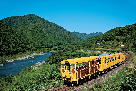 観光列車に乗って四万十の自然を満喫!!