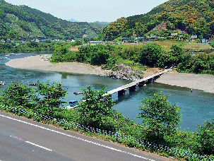 観光列車に乗って四万十の自然を満喫!!