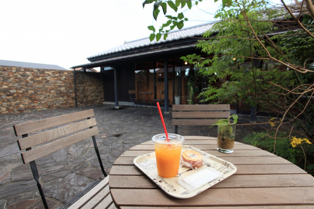 【小瀬田×みやげ】みやげもそろうカフェでひと休み「屋久島メッセンジャー」