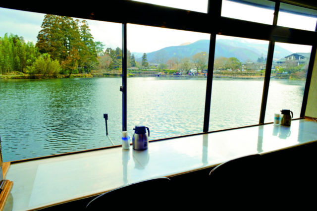 【湯布院グルメ×絶景レストラン】湖に浮かぶレストランでランチ「洋灯舎」