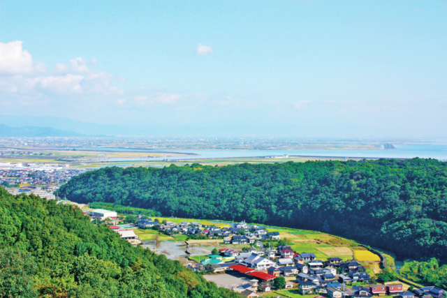 頂上からの眺めは見る価値あり「奥の院」