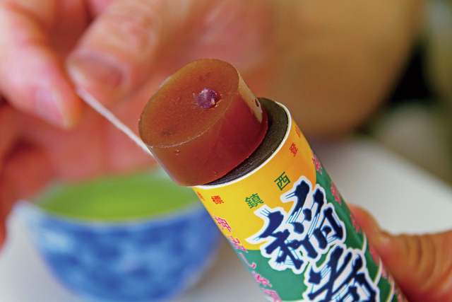 好きな量だけ食べられる!名物稲荷ようかん「新油屋」