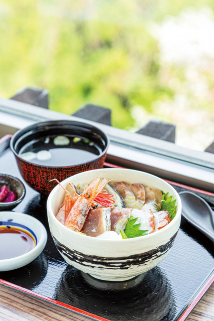 天橋立“昇龍観”を 眺めながらゆったり食事を「Ama Dining」