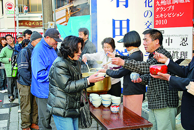 朝がゆでおなかを満たして買い物へ