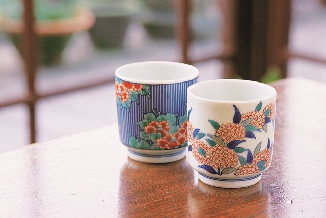 現代に蘇った色鍋島「色鍋島公法窯 大川内ギャラリー」