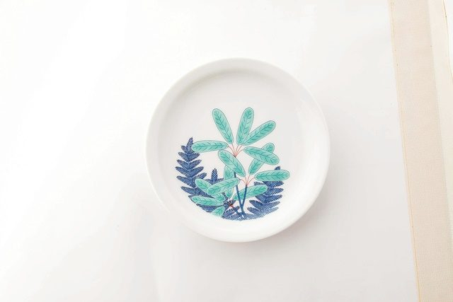 現代に蘇った色鍋島「色鍋島公法窯 大川内ギャラリー」