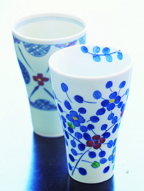 女性ならではのセンスが光る色鍋島「陶咲花」