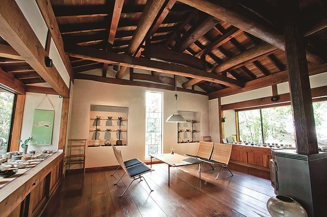 ”唐津南蛮”の手法を生み出した名窯へ「隆太窯」