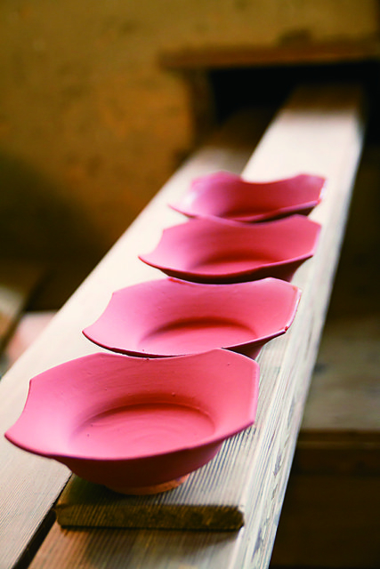 ”唐津南蛮”の手法を生み出した名窯へ「隆太窯」