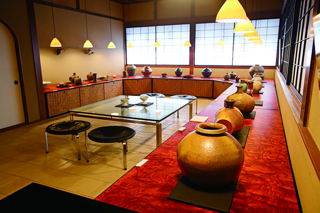 隆太窯の作品を買うなら「洋々閣ギャラリー」