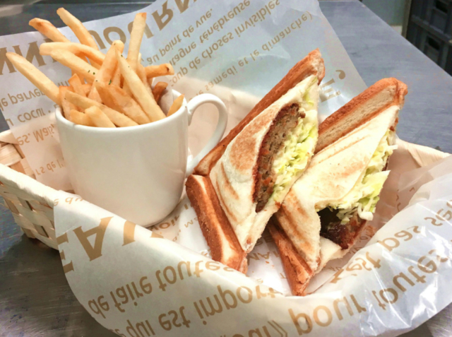 鳥取おすすめコーヒー2.すなば珈琲 鳥取駅前店