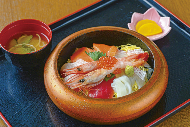 【境港×海鮮丼】仲買人直営の食堂「お食事処 美なと亭」
