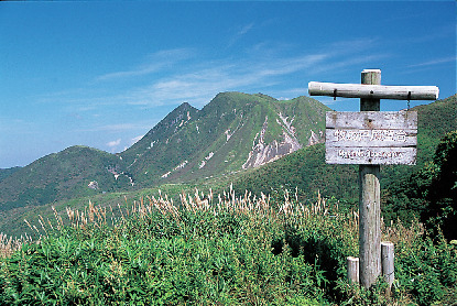 【やまなみハイウェイドライブ④】標高1330mから飯田高原を一望「牧の戸峠」