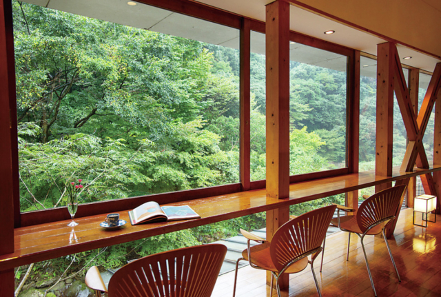 川のせせらぎを聞きながら嬉野の湯を楽しむ「大正屋 椎葉山荘」