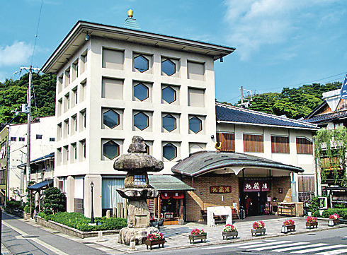 【城崎温泉×外湯】広々浴槽でゆったり癒やされる「地蔵湯」