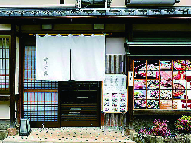 【城崎ランチ×海の幸】自慢のかにちらし&牛すし「すけ六」