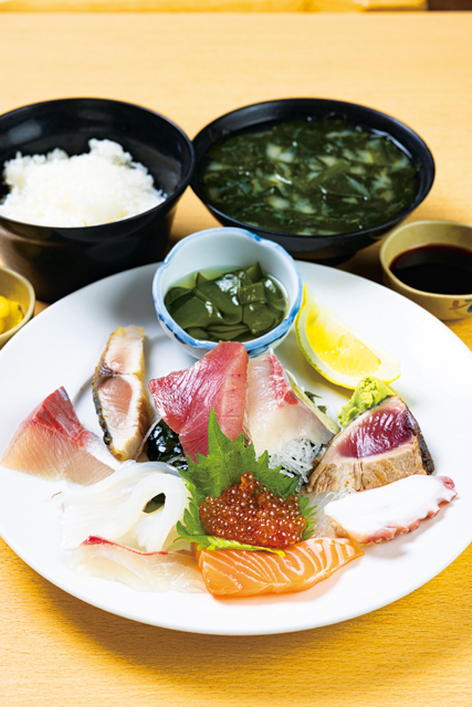 【徳島×魚介】一級品の新鮮魚介を行列必死の人気店で「びんび家」