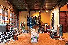 日本庭園を眺めながら和めるカフェ「ギャラリー&カフェ惠山」