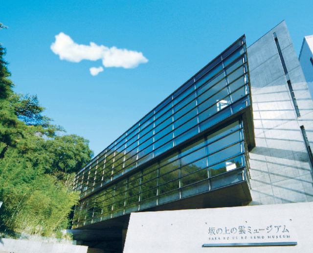 【愛媛観光×松山の文学スポット】小説『坂の上の雲』の主人公が育った城下町松山に建つ博物館「坂の上の雲ミュージアム」