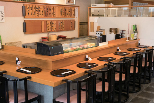 名店で味わう内容充実の郷土料理「すし丸 道後店」