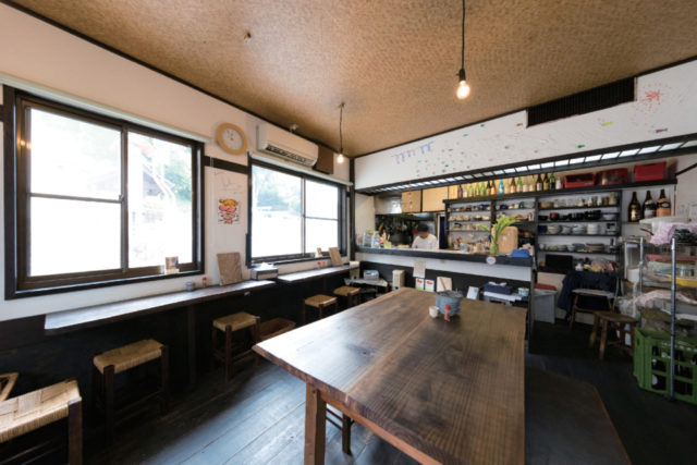 無添加・無化調のやさしい甘さのだしが味の決め手「鍋焼きうどん マンマ」