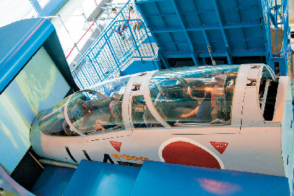 【浜松無料観光×航空自衛隊 浜松広報館エアーパーク】フライト・シミュレーター体験