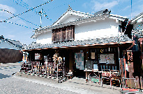 古道具など粋な暮らしの道具が集合「器とくらしの道具 ハクトヤ」