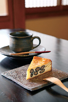 <このショップも注目>かわいいイートインスペースで絶品チーズケーキを「雪岡市郎兵衛洋菓子舗」