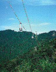 【眉山ロープウェイ】10分間の空中遊覧を楽しもう