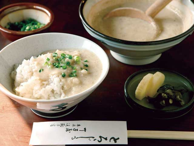 【宇津ノ谷観光】情緒あふれる老舗で名物とろろ汁を味わう「とろろ汁の丁子屋」