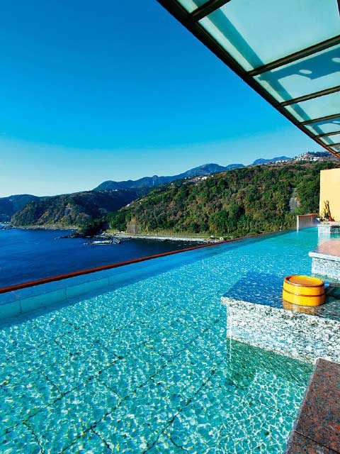 【伊豆×絶景露天風呂】遠く広がる海と空 奥行きのある風景に歓声「赤沢日帰り温泉館」