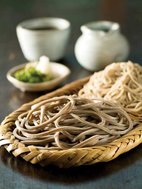 噛むほどに味わいが広がるそば「蕎仙坊」