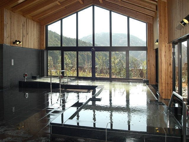 【静岡・島田×観光】森林浴と源泉で心身リフレッシュ「島田市田代の郷温泉 伊太和里の湯」