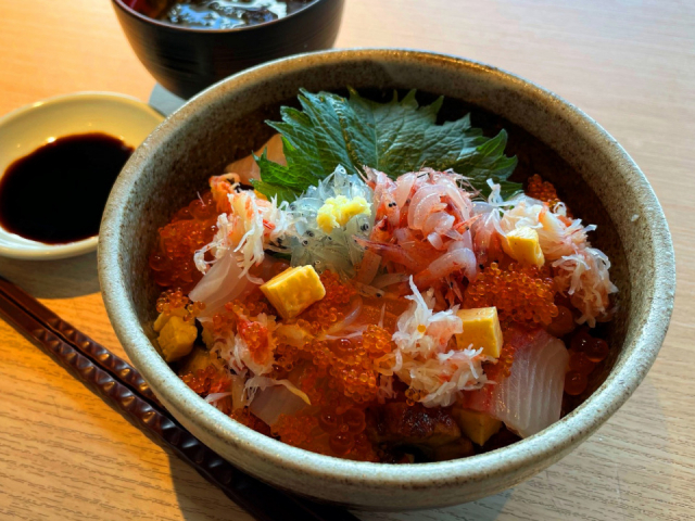 ピチピチの新鮮魚介がてんこもり!「千漁家」