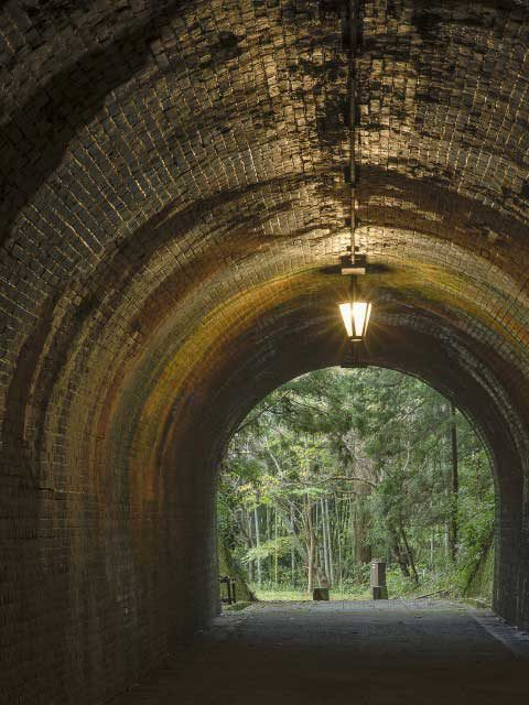 【宇津ノ谷観光】レンガ造りで雰囲気満点日本初の有料トンネル「明治のトンネル」