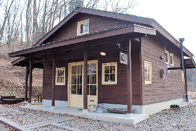 【益子のパン屋】昔懐かしのコッペパンに好みのクリームをサンド「えみぱん」