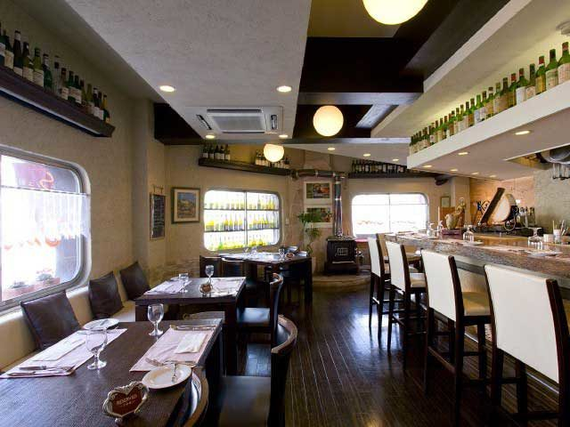 遠方からの客も多い人気フレンチ「ムッシュ田中の料理とワインの店 VinVin」