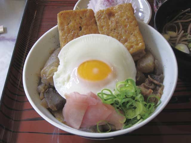 【徳島・祖谷×ドライブ】<立ち寄りSPOT>眺望の良さとご当地メニューが魅力「レストラン大歩危峡まんなか」