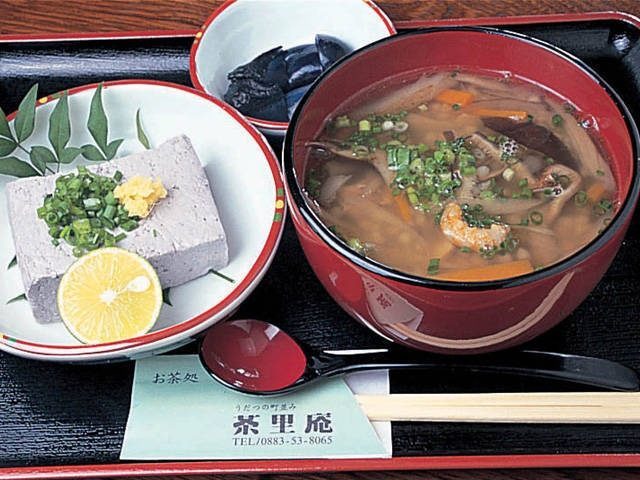 【うだつの町並み×観光】和の空間でゆったりランチを「茶里庵」