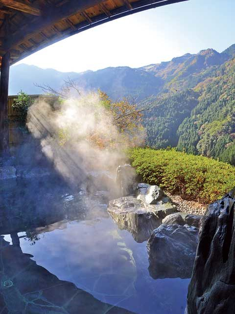 【徳島・祖谷×ドライブ】<立ち寄りSPOT>天空の露天風呂でひとっ風呂「新祖谷温泉 ホテルかずら橋」